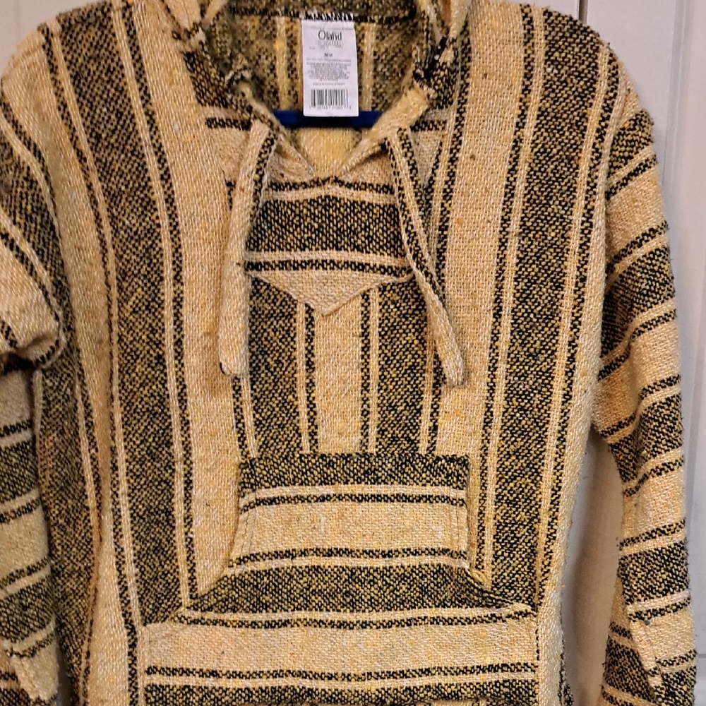 Oland Men's Black and Tan Crewneck Sweater